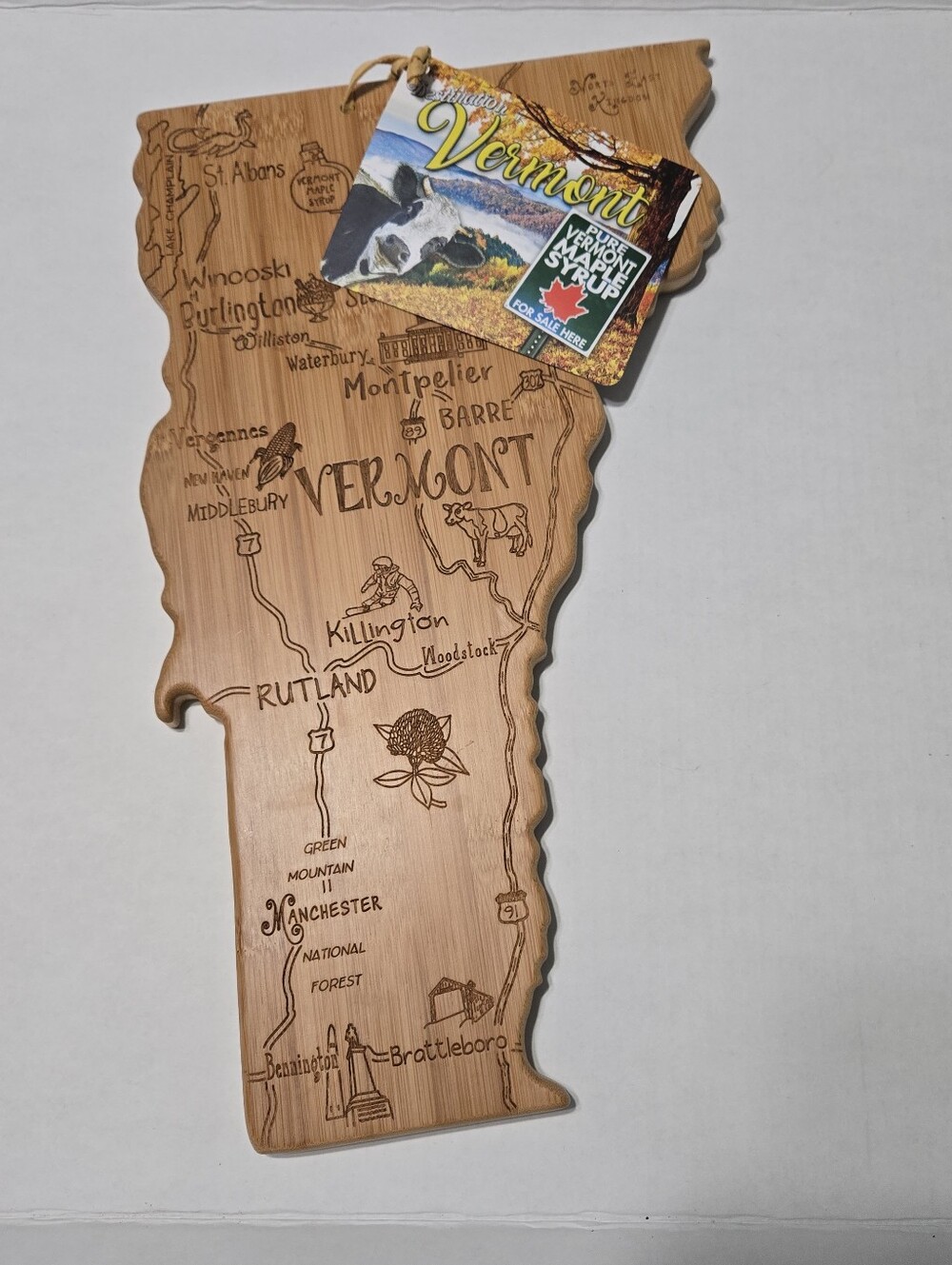 NWT Bamboo Cutting Board- VT State Shape, Destination Vermont board NEW